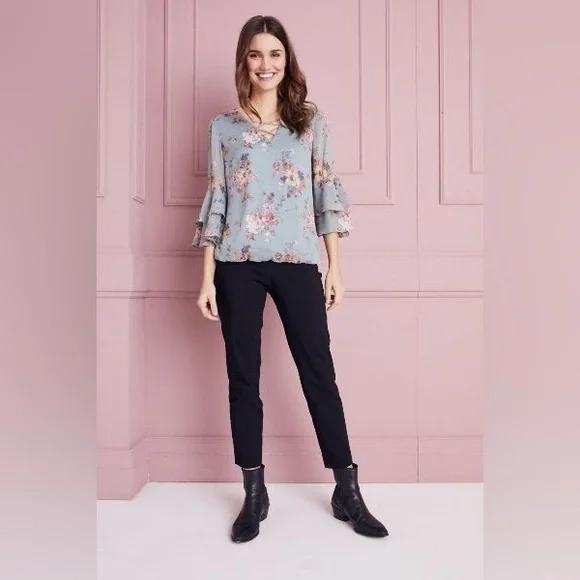 Roz & Ali Double Ruffle Sleeve Bubble Hem Floral Blouse - Picture 3 of 8